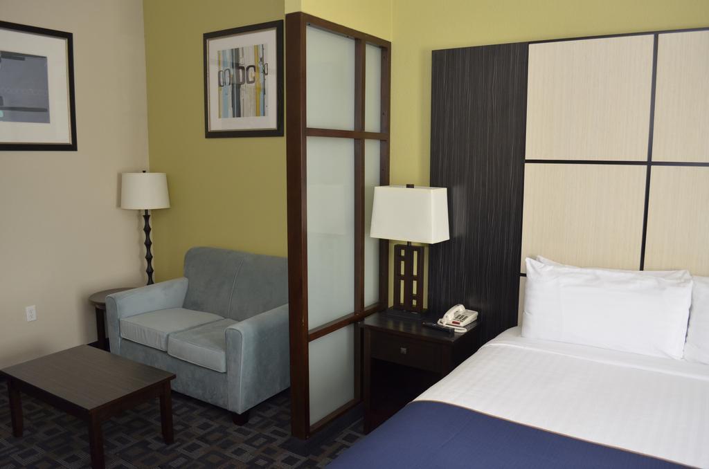 Hotel Super 8 By Wyndham Irving/dfw Apt/north