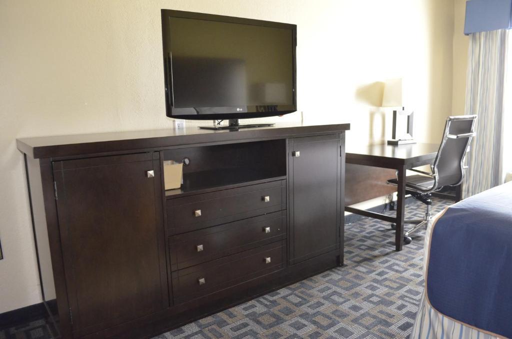 Super 8 By Wyndham Irving/dfw Apt/north Hotel