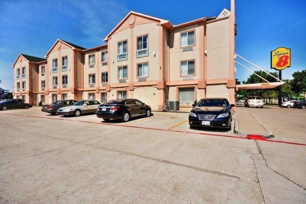 Super 8 By Wyndham Irving/dfw Apt/north Hotel